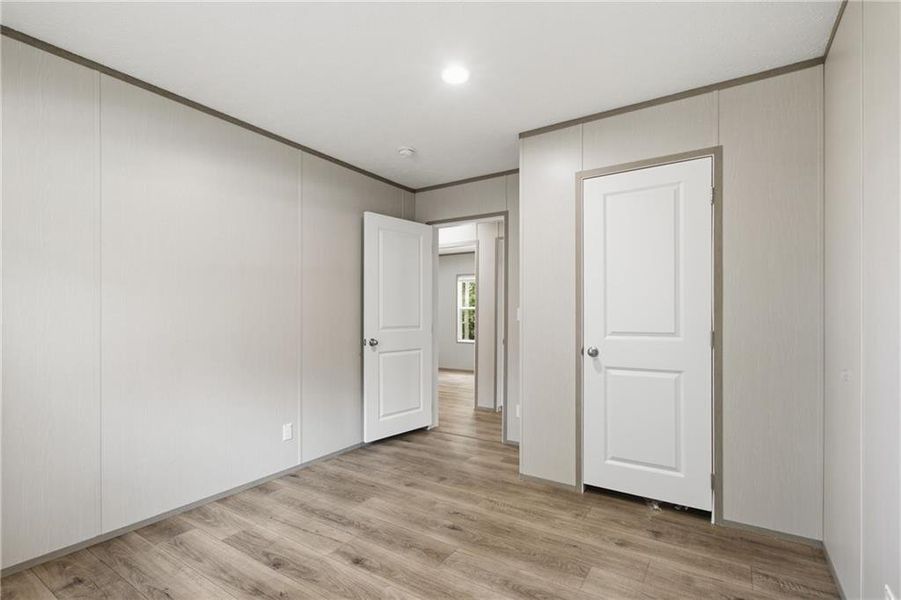 Spacious, unfurnished interior of a new home in , Alto (Image 23).