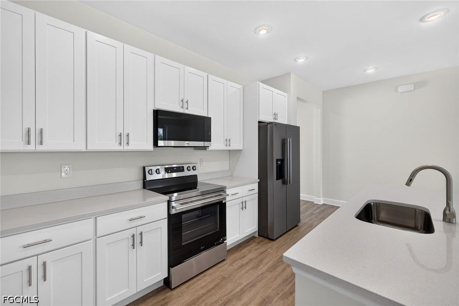 Furnished interior view inside a new home in Cape Coral, Cape Coral (Image 7).