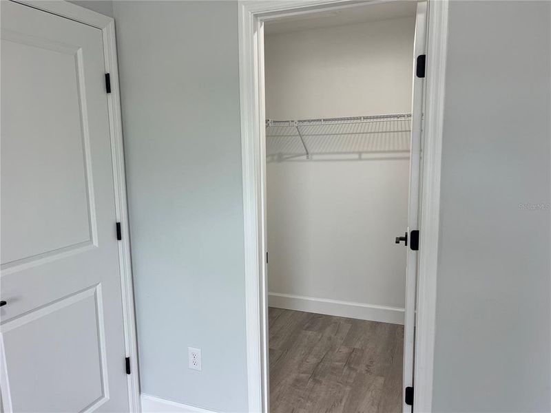 Spacious, unfurnished interior of a new home in , Sebring (Image 6).