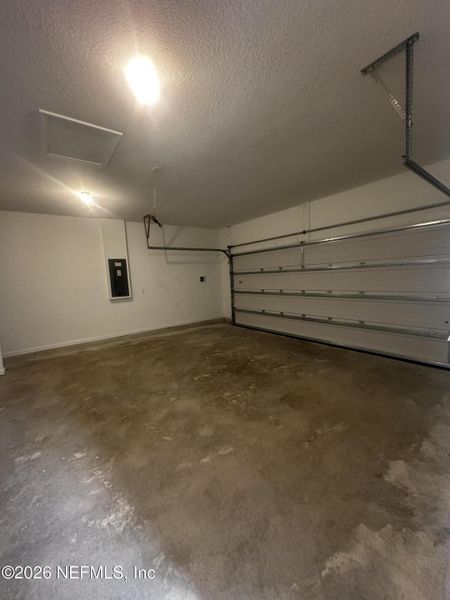 Spacious, unfurnished interior of a new home in , Palm Coast (Image 11).