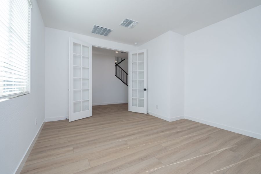 Spacious, unfurnished interior of a new home in Terraza, San Tan Valley (Image 14). Spacious, unfurnished interior of a new home in Terraza, San Tan Valley (Image 14).