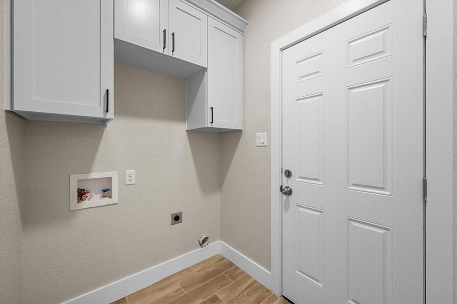 Spacious, unfurnished interior of a new home in , Corsicana (Image 23).