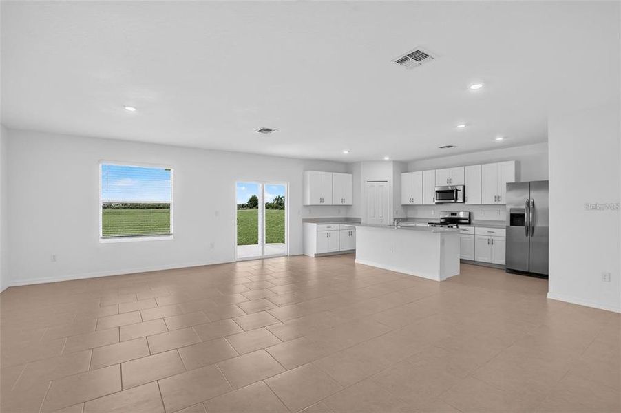 Spacious, unfurnished interior of a new home in Rye Ranch, Parrish (Image 9). Spacious, unfurnished interior of a new home in Rye Ranch, Parrish (Image 9).