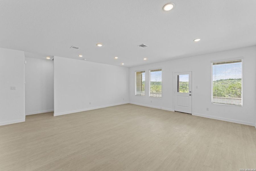 Spacious, unfurnished interior of a new home in Waterwheel, San Antonio (Image 14).