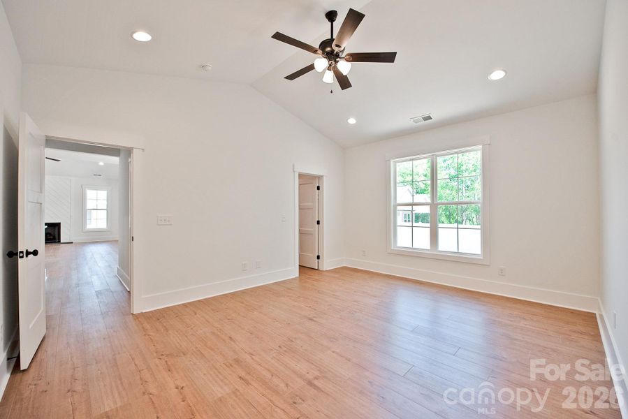 Spacious, unfurnished interior of a new home in , Concord (Image 31).
