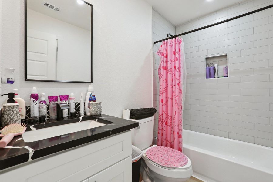 Furnished interior view inside a new home in , Dale (Image 31).