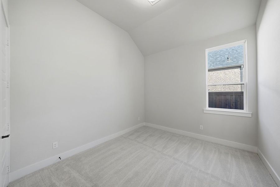 Spacious, unfurnished interior of a new home in Quail Hollow, Rockwall (Image 27).