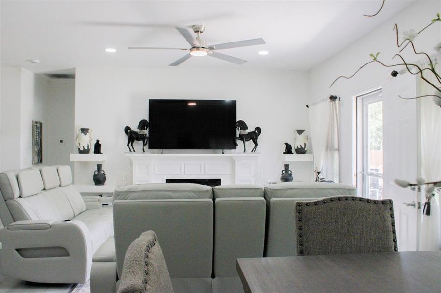 Furnished interior view inside a new home in , Granbury (Image 12).