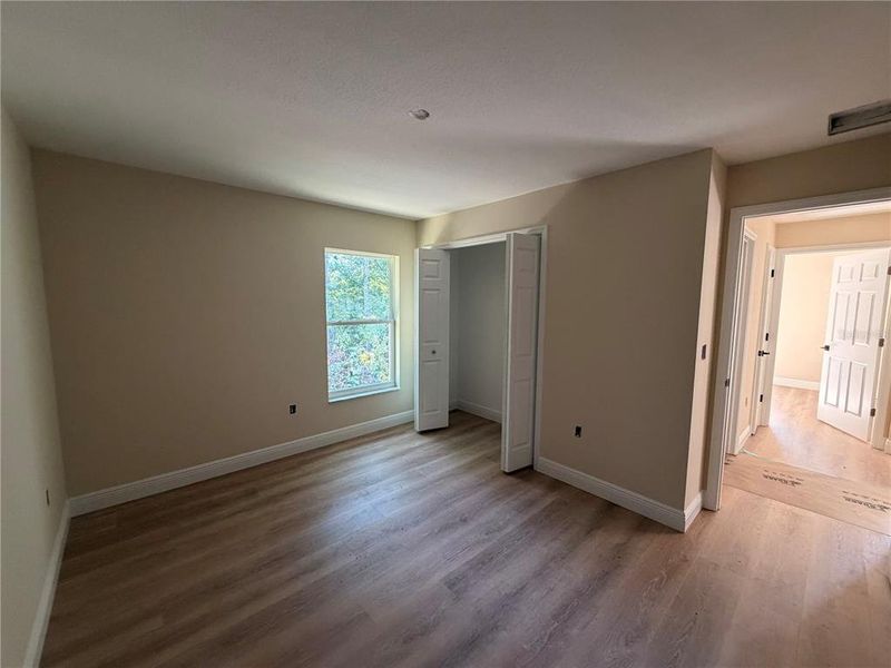 Spacious, unfurnished interior of a new home in , Ocala (Image 3).