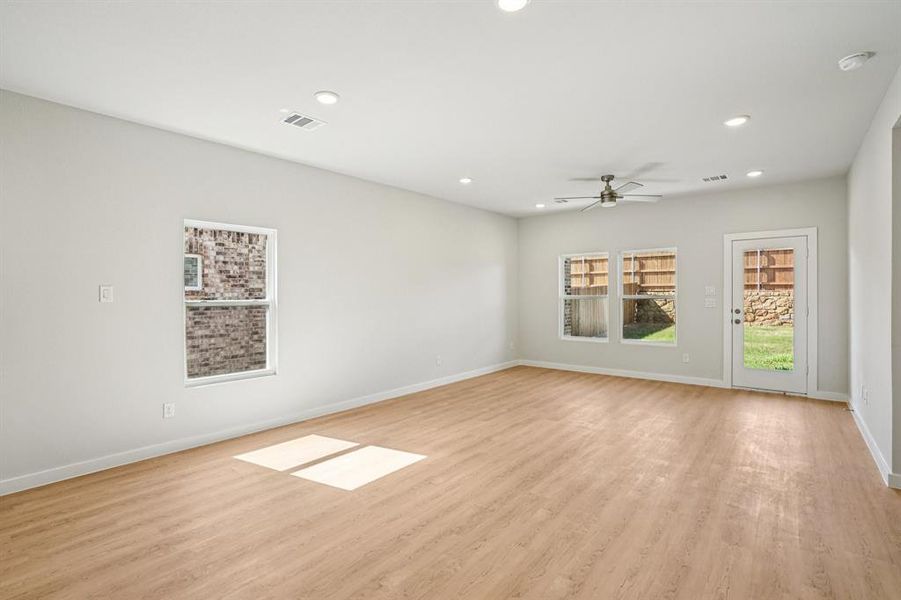 Spacious, unfurnished interior of a new home in Lone Oak, Alvarado (Image 16). Spacious, unfurnished interior of a new home in Lone Oak, Alvarado (Image 16).