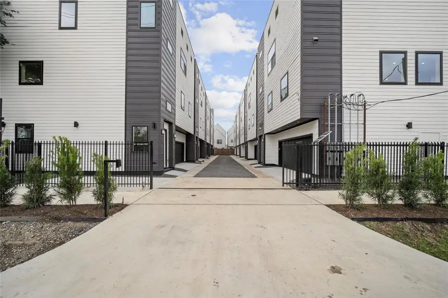 You will truly love living in this locl and leave community! You will truly love living in this locl and leave community!