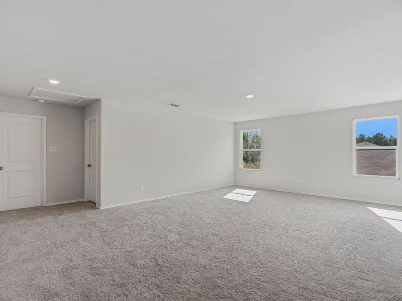 Spacious, unfurnished interior of a new home in Shirey Forest - Branches, Lufkin (Image 11).