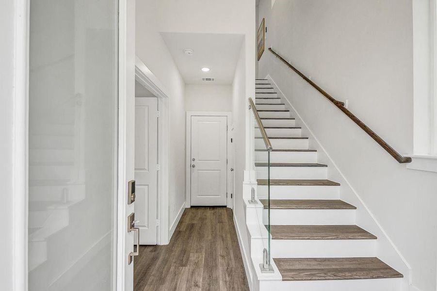 Spacious, unfurnished interior of a new home in , Houston (Image 20).