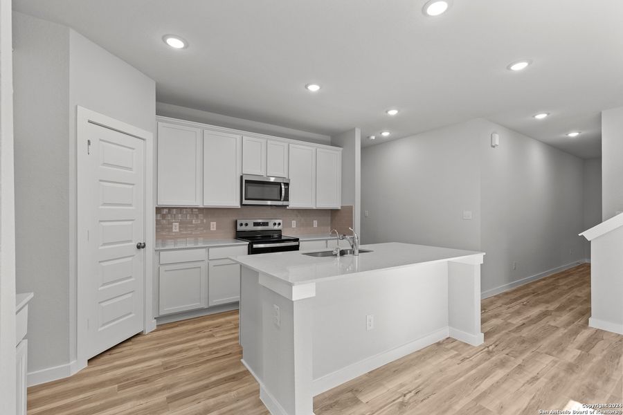 Furnished interior view inside a new home in Hiddenbrooke, Seguin (Image 10). Furnished interior view inside a new home in Hiddenbrooke, Seguin (Image 10).