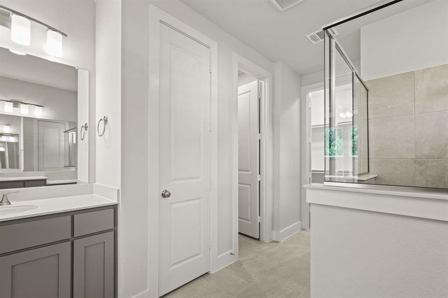 Furnished interior view inside a new home in Lyons Crest Estates, Garland (Image 11). Furnished interior view inside a new home in Lyons Crest Estates, Garland (Image 11).
