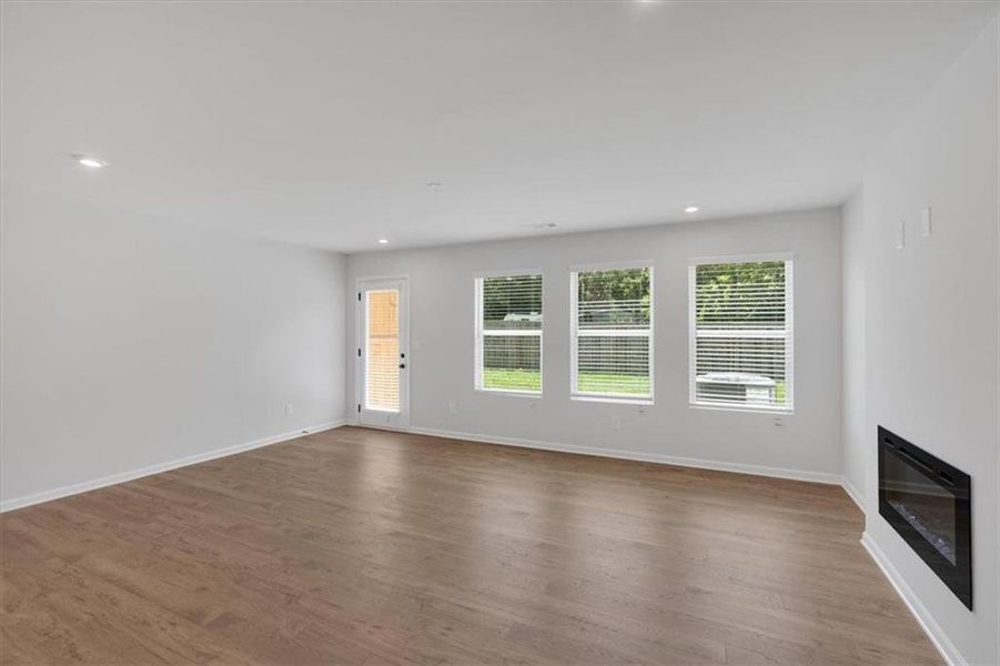 Spacious, unfurnished interior of a new home in Village Green, Adairsville (Image 9).