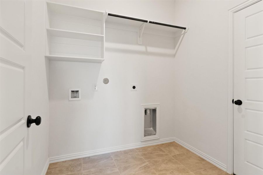 Spacious, unfurnished interior of a new home in Creekhaven, Arcola (Image 21).