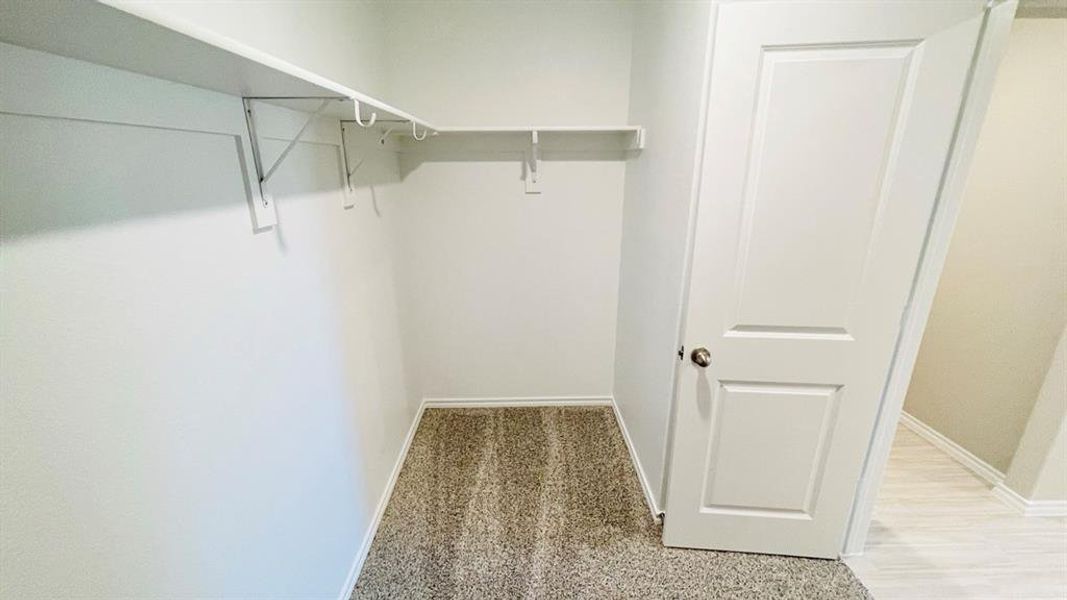 Spacious, unfurnished interior of a new home in Sunnycreek, Fort Worth (Image 16). Spacious, unfurnished interior of a new home in Sunnycreek, Fort Worth (Image 16).