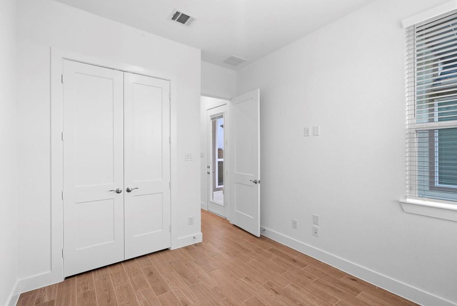 **Photos are representative - not of actual home** **Photos are representative - not of actual home**