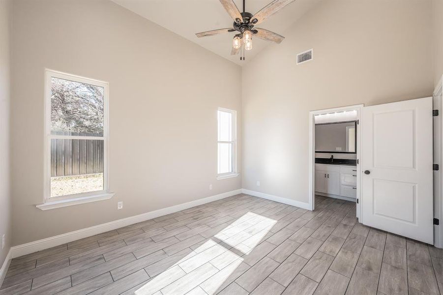 Spacious, unfurnished interior of a new home in , Bridgeport (Image 28).