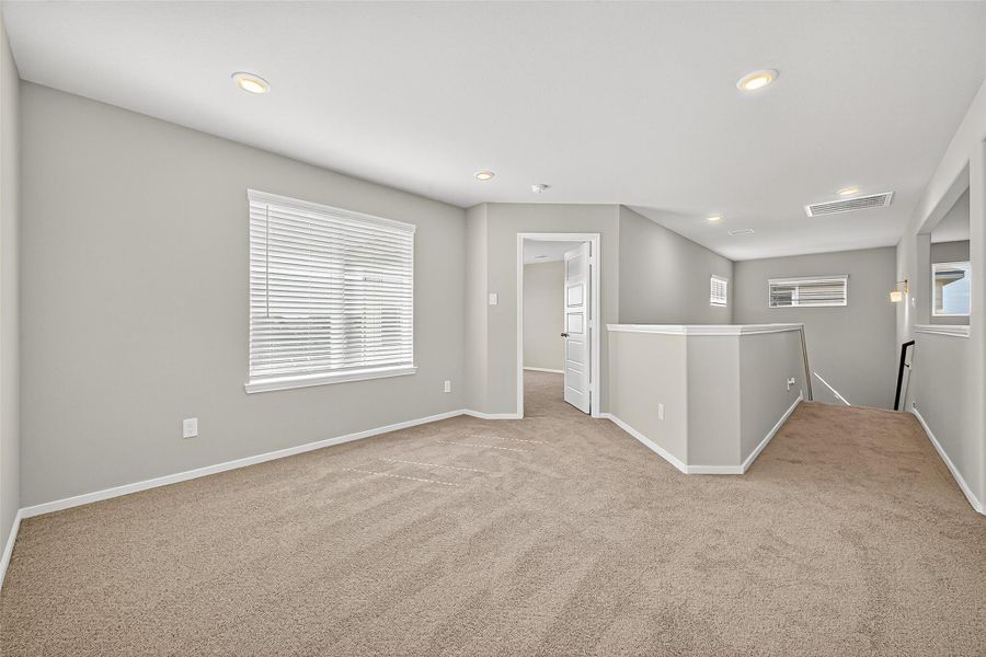 Spacious, unfurnished interior of a new home in Sunterra, Katy (Image 17). Spacious, unfurnished interior of a new home in Sunterra, Katy (Image 17).