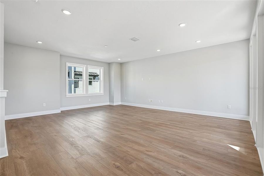 Spacious, unfurnished interior of a new home in , St. Petersburg (Image 42).