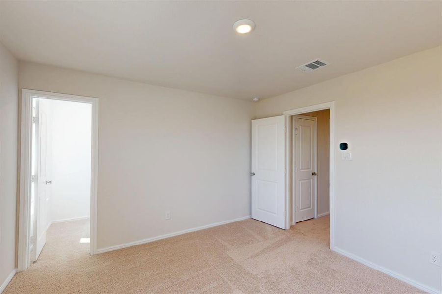 Spacious, unfurnished interior of a new home in Mobberly Farms, Pilot Point (Image 31).