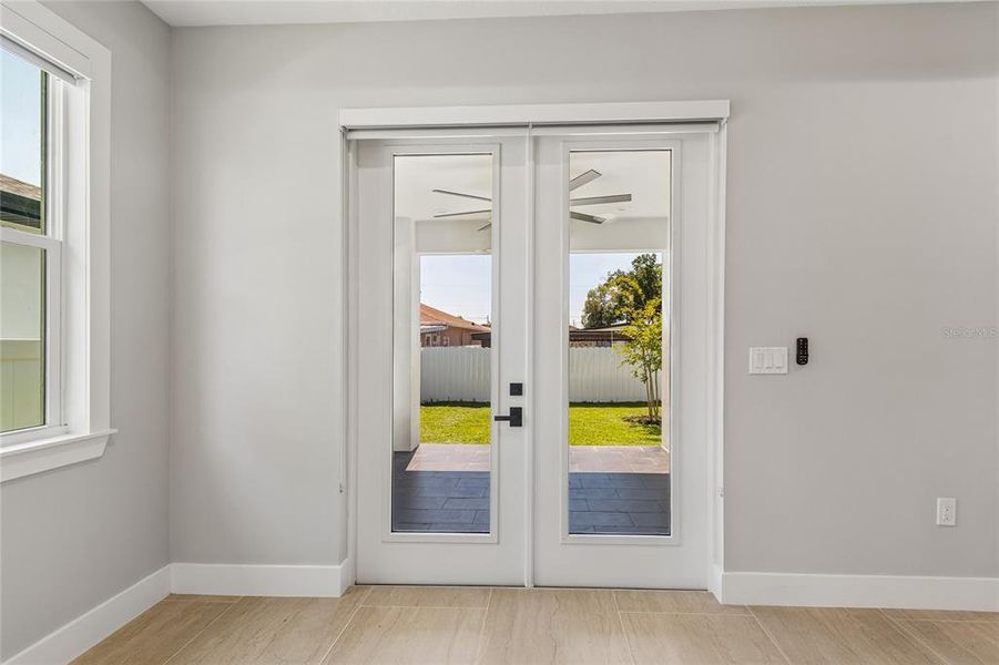 Spacious, unfurnished interior of a new home in , Tampa (Image 66).