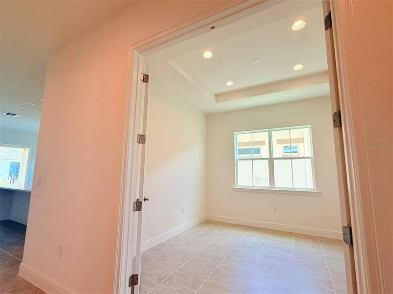 Spacious, unfurnished interior of a new home in , St. Cloud (Image 26).