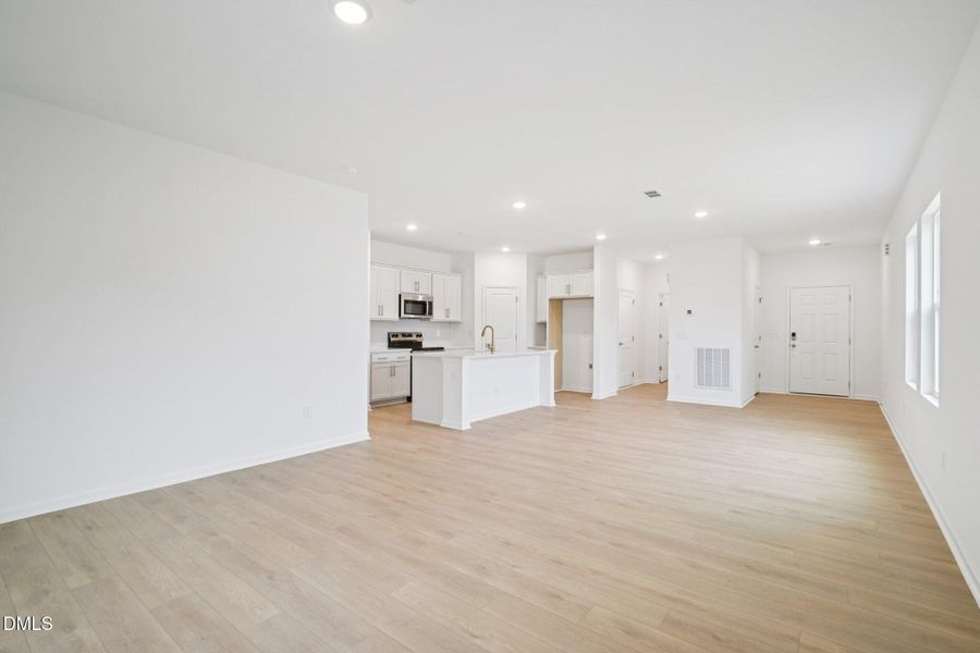 12-web-or-mls-Salers Loop-S0601-012