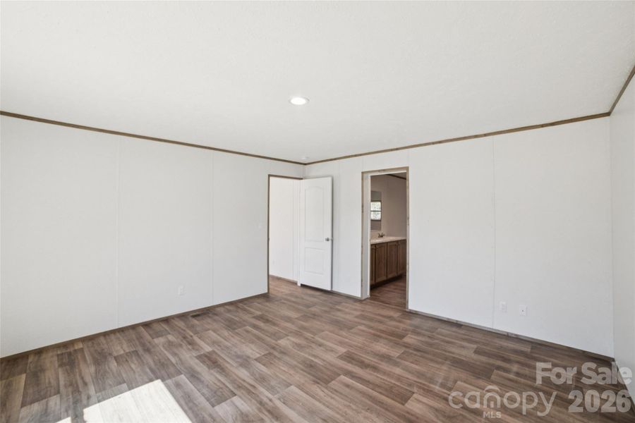 Spacious, unfurnished interior of a new home in , Vale (Image 13).