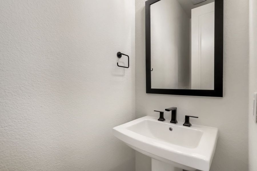 1705 Clover Fern - Powder Bathroom