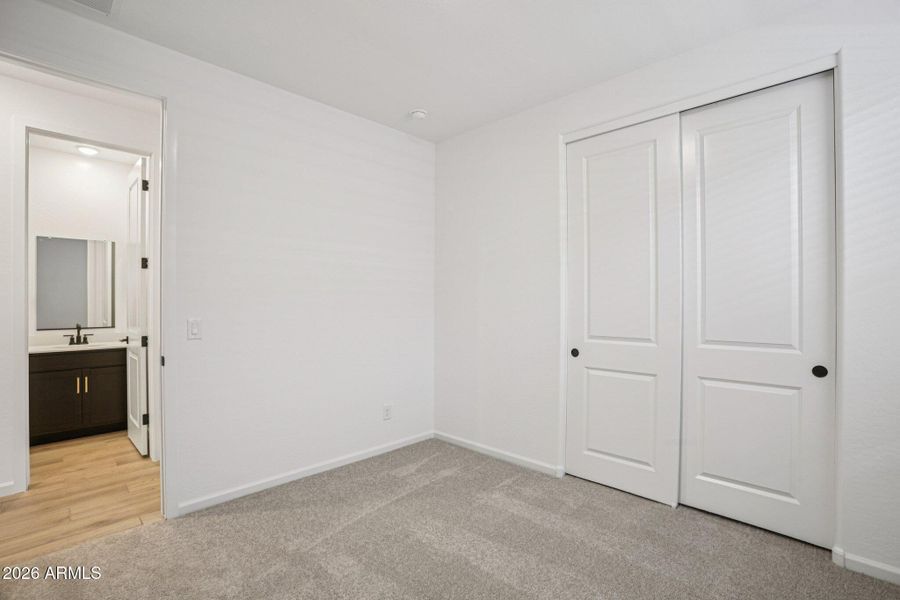 24-web-or-mls-W Camden Ave-S0703-024