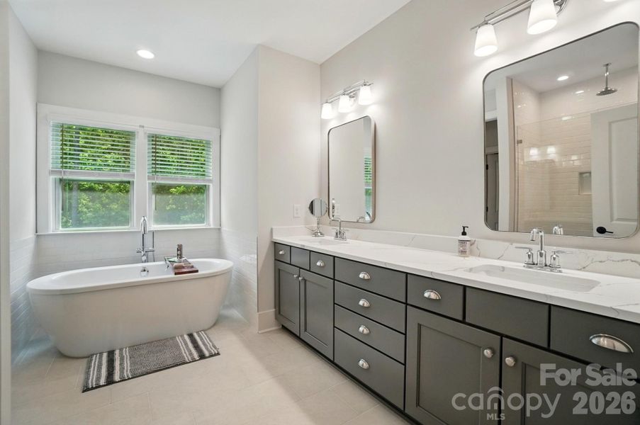 En-suite bath
