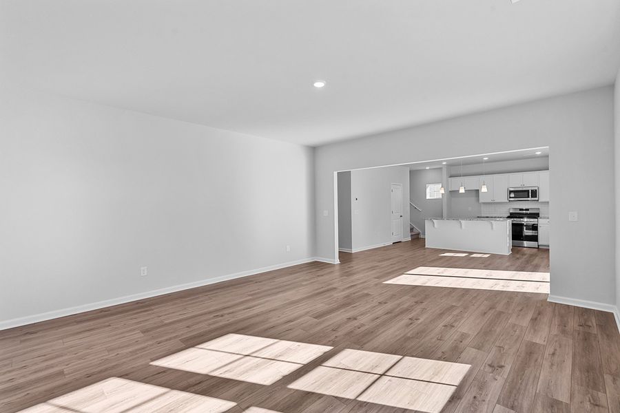 Spacious, unfurnished interior of a new home in Fieldstone, Lexington (Image 20).