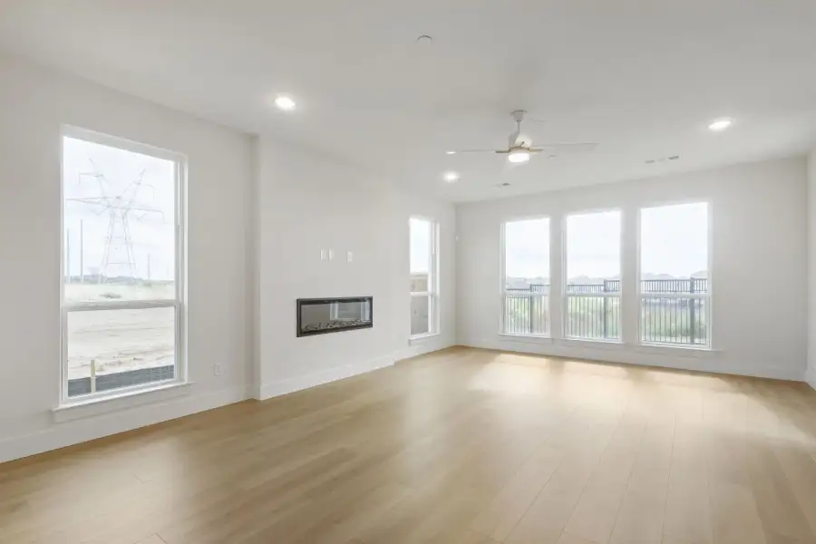 3160 Sir River - Living Area