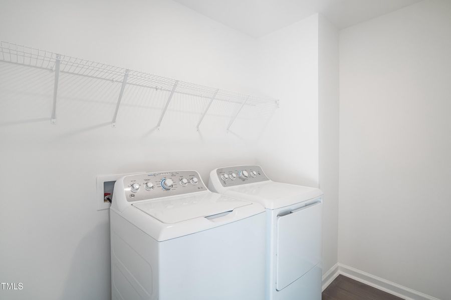 SUN_ElizabethSprings_Pic_202ShingleOak_2