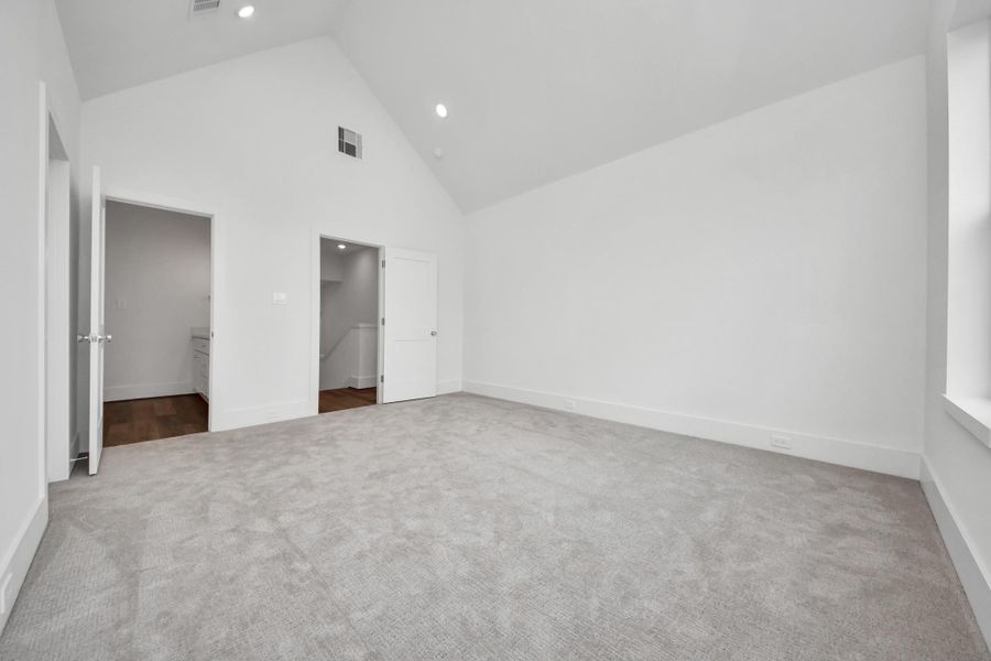 Spacious, unfurnished interior of a new home in , Houston (Image 34).