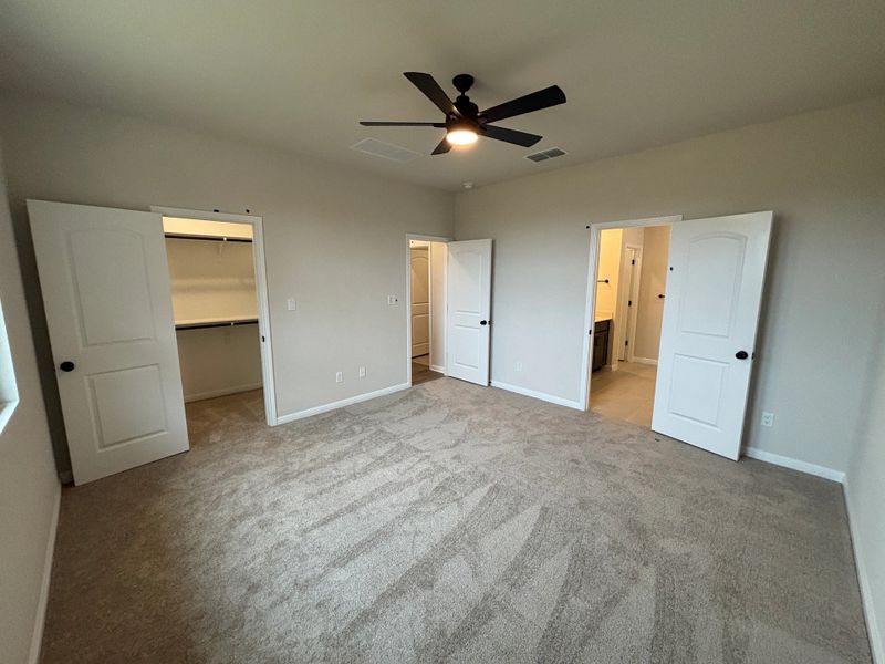 Spacious, unfurnished interior of a new home in Cannon Ranch 45s, Dripping Springs (Image 24).