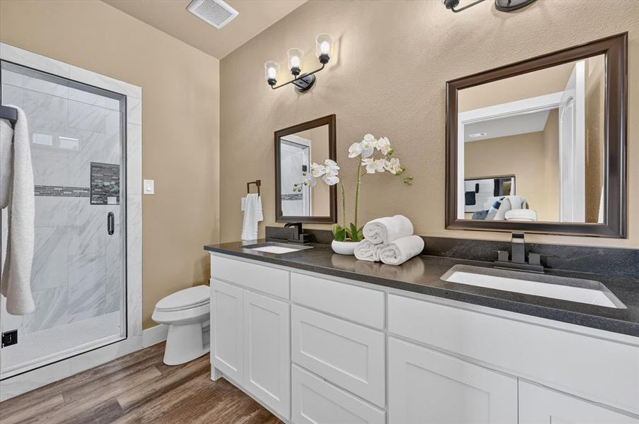 Furnished interior view inside a new home in , Waxahachie (Image 18). Furnished interior view inside a new home in , Waxahachie (Image 18).