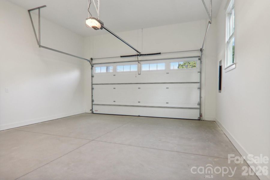 Spacious, unfurnished interior of a new home in , Hendersonville (Image 15).