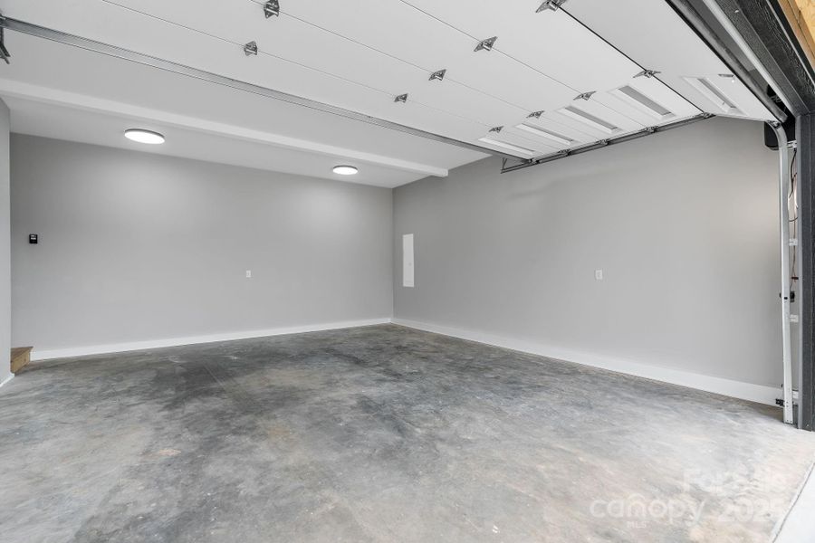 Spacious, unfurnished interior of a new home in , Asheville (Image 23).