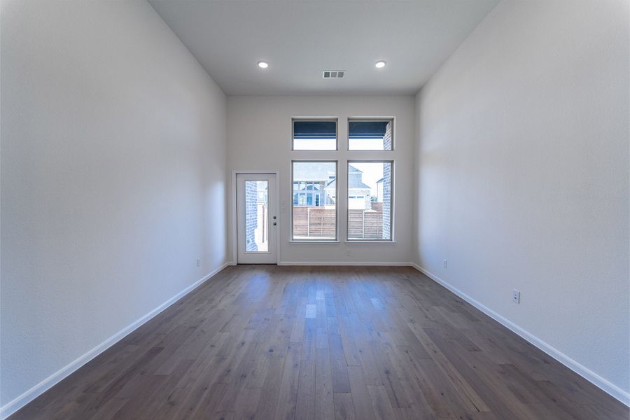 Spacious, unfurnished interior of a new home in Solterra, Mesquite (Image 22). Spacious, unfurnished interior of a new home in Solterra, Mesquite (Image 22).