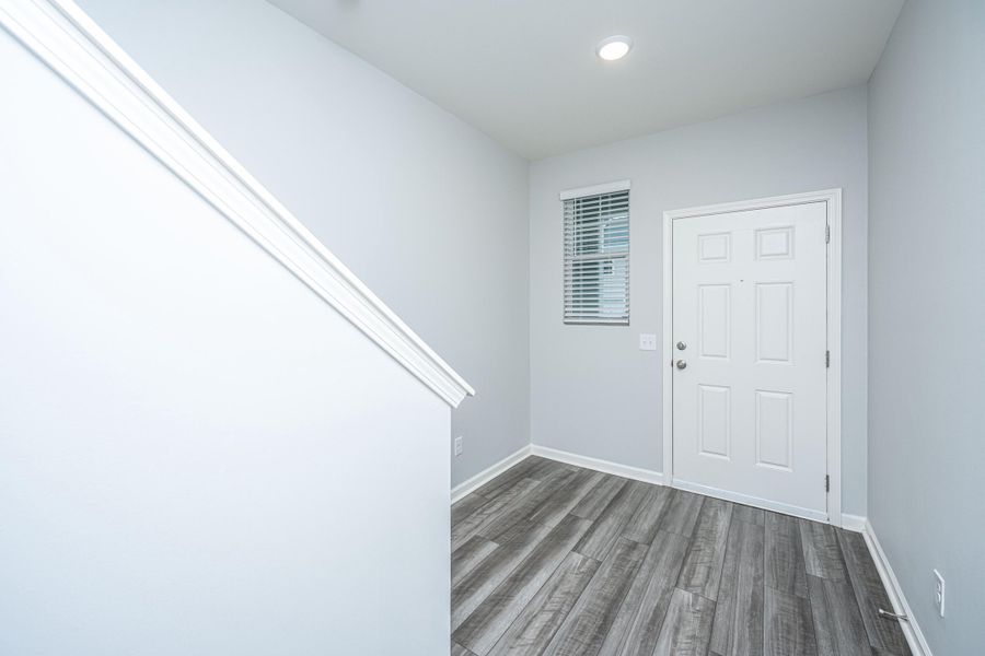 Spacious, unfurnished interior of a new home in Dawson Branch, Summerville (Image 11).