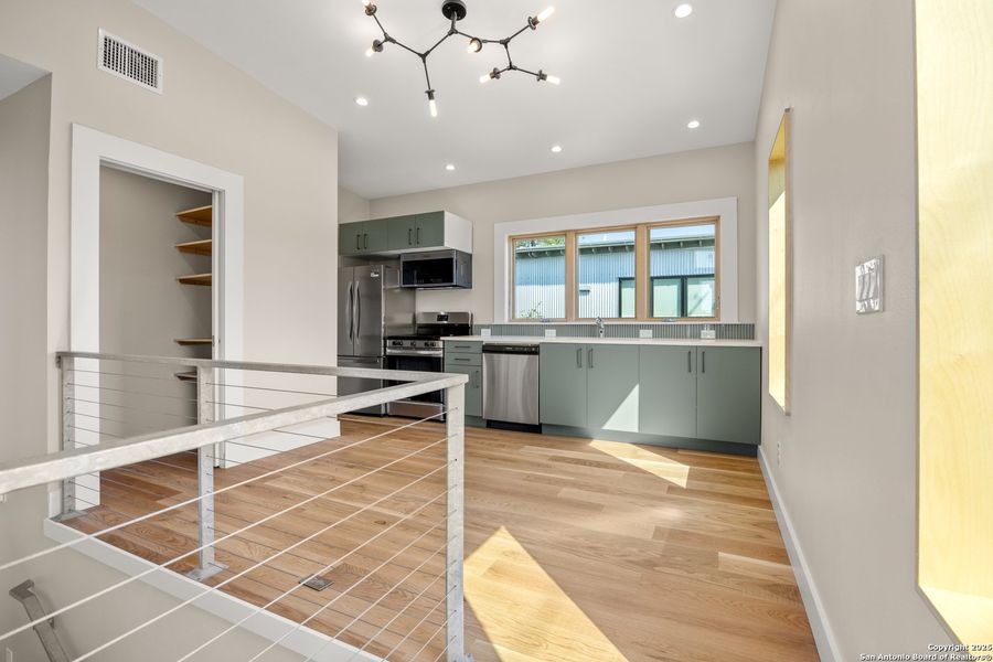 Spacious, unfurnished interior of a new home in , San Antonio (Image 17).