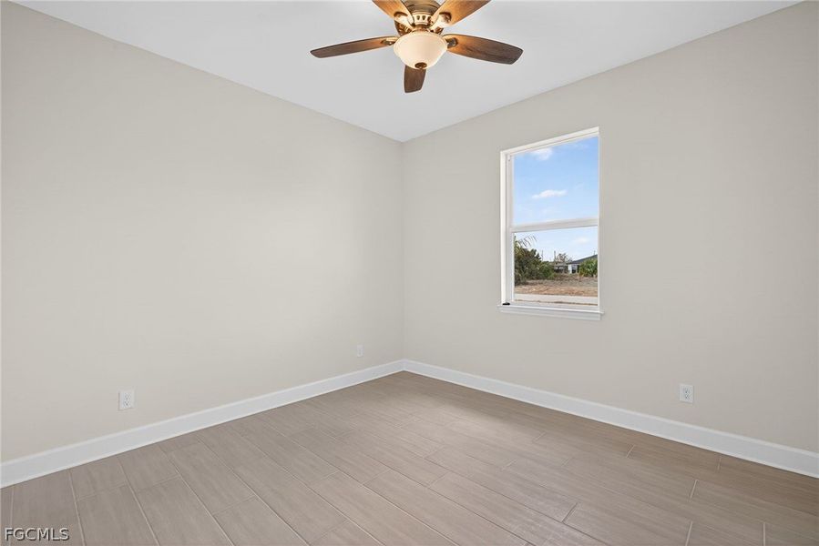 Spacious, unfurnished interior of a new home in Cape Coral, Cape Coral (Image 29).