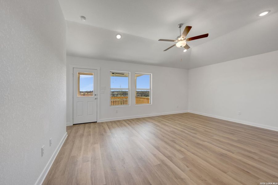 Spacious, unfurnished interior of a new home in Paloma Park, Converse (Image 34).