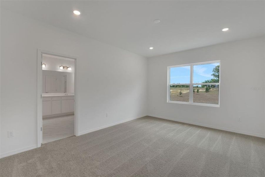 Spacious, unfurnished interior of a new home in Tuscan Hills, Dade City (Image 38).