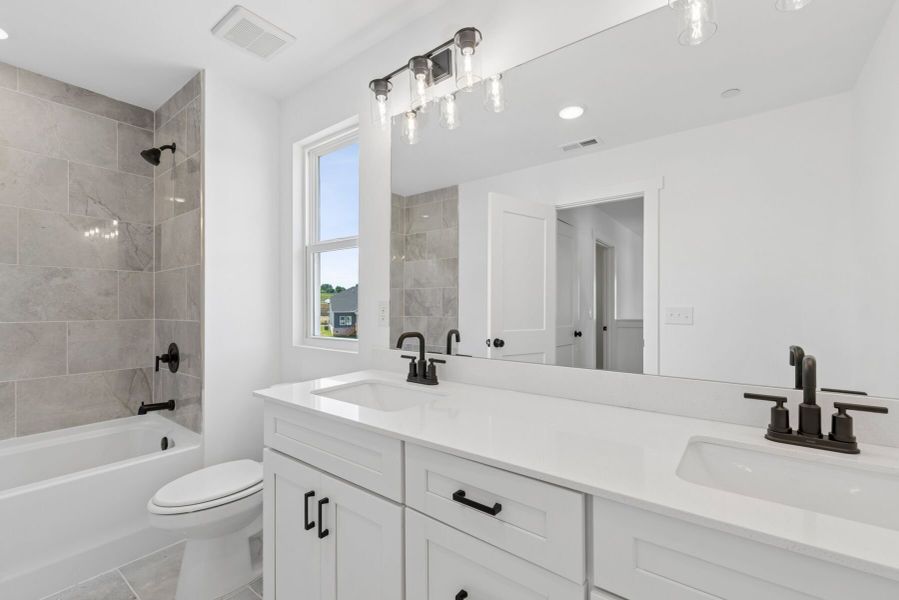 Owner's Bathroom Owner's Bathroom