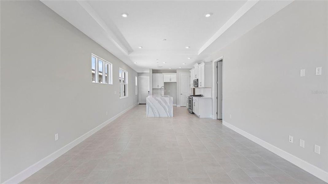 Spacious, unfurnished interior of a new home in Cresswind at Hammock Oaks, Lady Lake (Image 13).